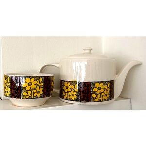 Vintage Kathie Winkle Teapot and Sugar Bowl in the Pattern Lemongrove